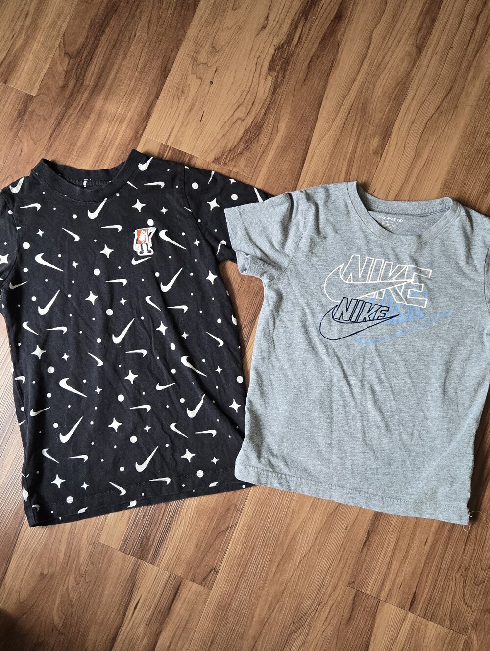 2 The Nike Tee Black & Gray short sleeve t-shirts Little Boy 7 VGUC